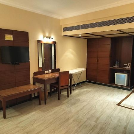 Shenbaga Hotel And Convention Centre Pondicherry Eksteriør bilde