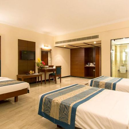 Shenbaga Hotel And Convention Centre Pondicherry Eksteriør bilde