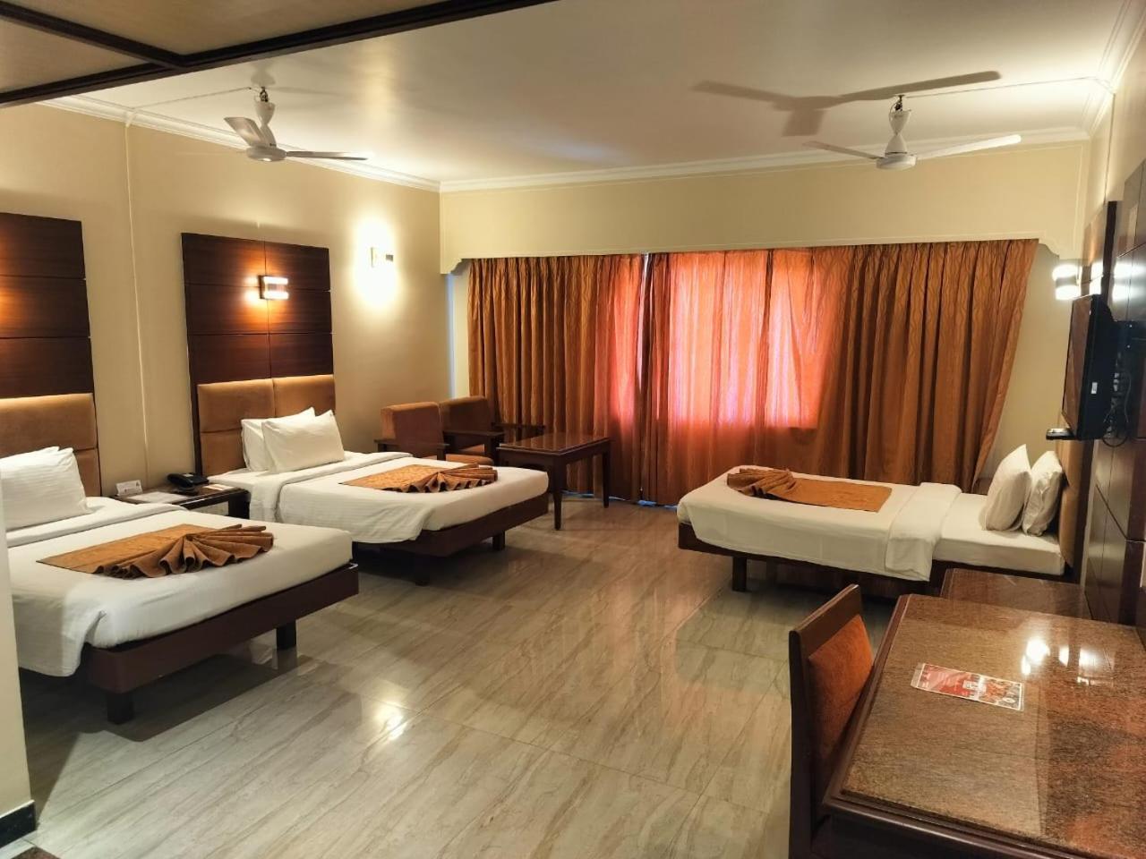 Shenbaga Hotel And Convention Centre Pondicherry Eksteriør bilde